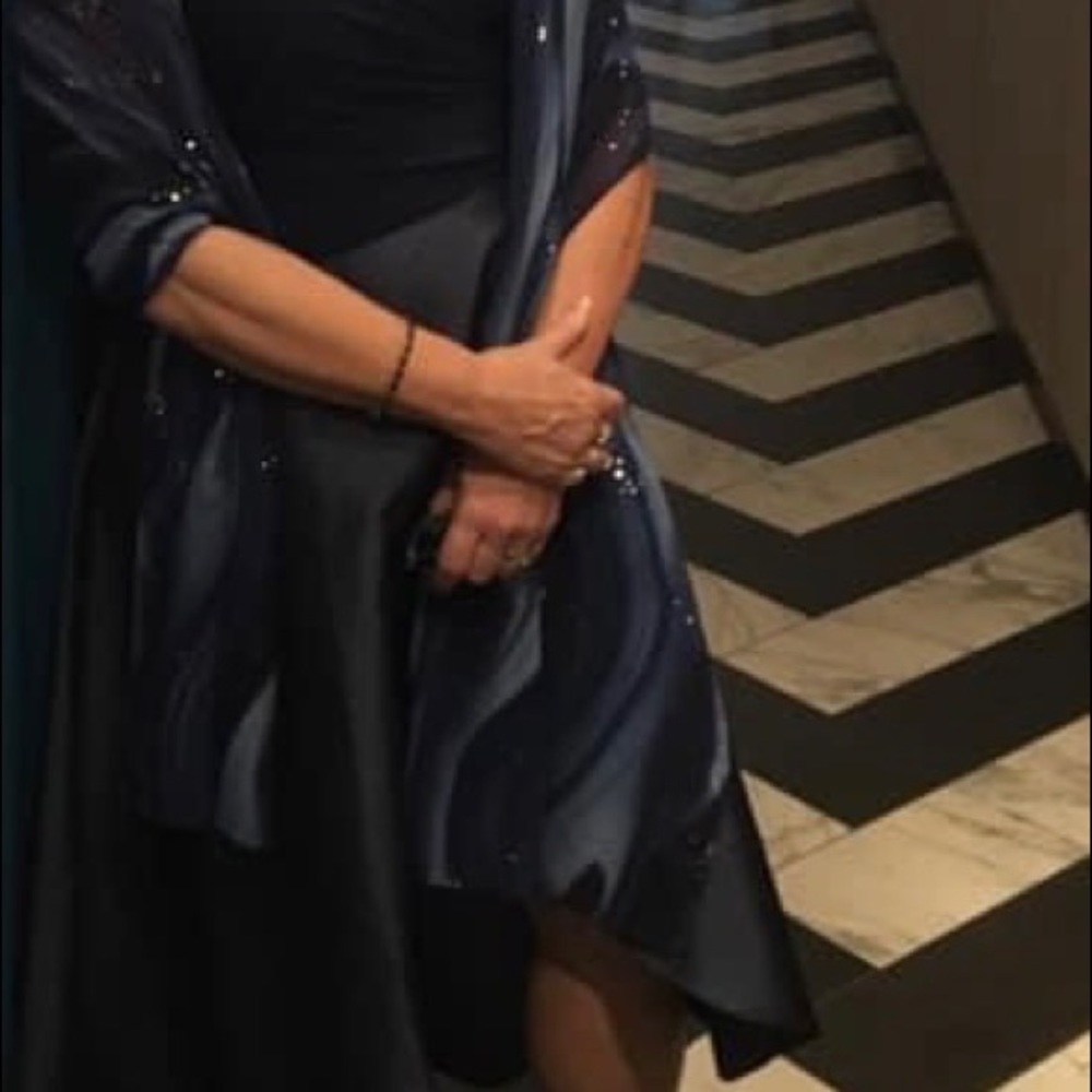 Adrianna Papell Hi-Low formal evening dress - Picture 8 of 8